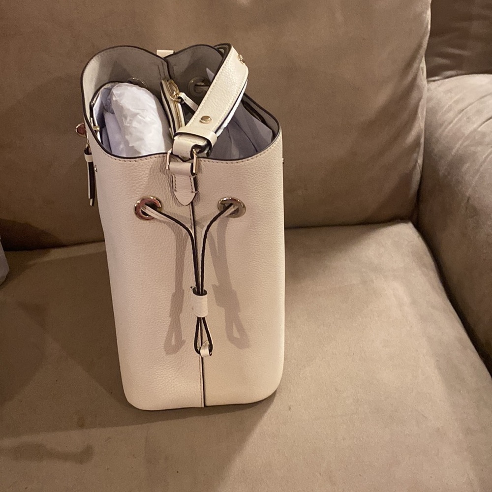 Kate Spade - Picture 2 of 7